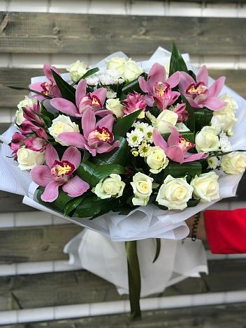 Букет цветов из: Розы и Хризантемы в Сосногорске