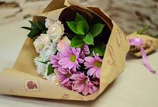 Букет цветов из:  Розы и Хризантемы #REPLACE_PRED# Сосногорске